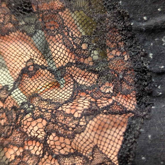 H&M Short Sleeve Top with Lace Detail - Picture 8 of 8